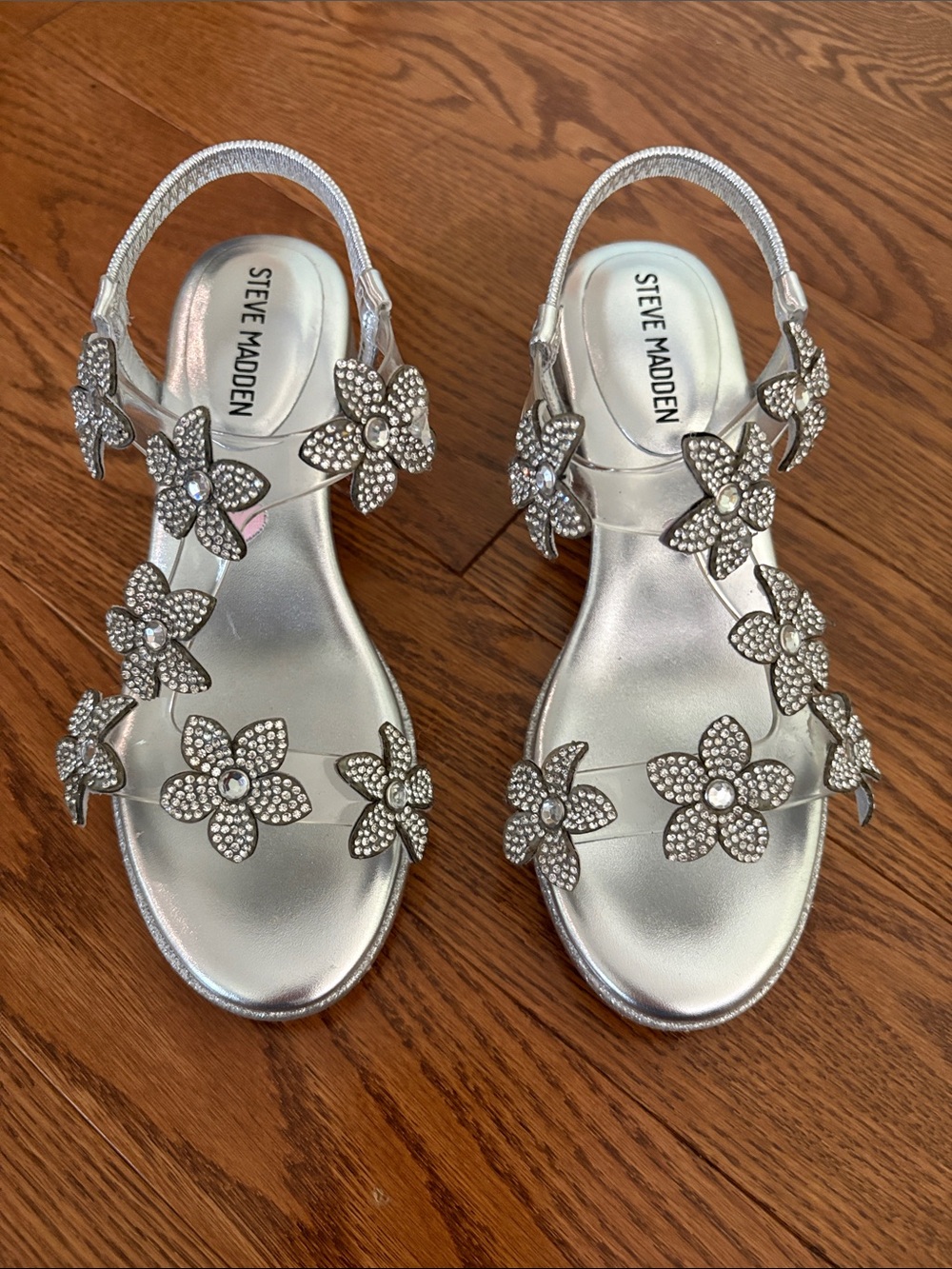 Like New Steve Madden Silver Floral Rhinestone Slingback Sandals Size 1M